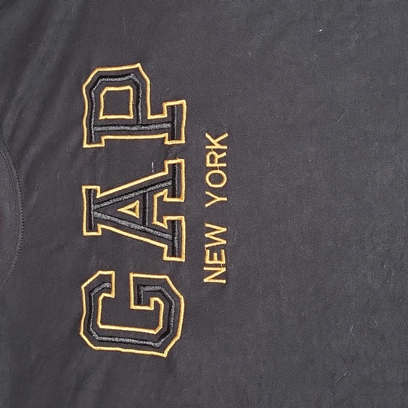 Gap T-shirt - Picture 3 of 3